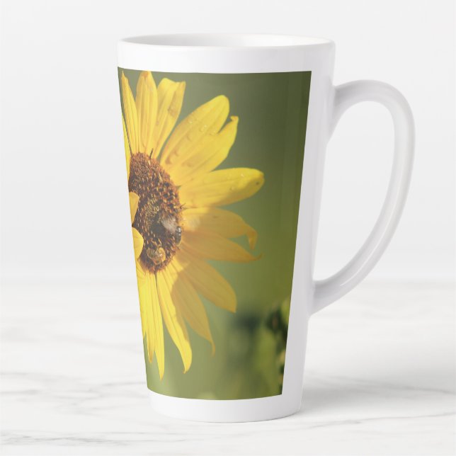Taza De Café Latte Soft Yellow Wild Sunflowers and Bees Photograph (Derecha)