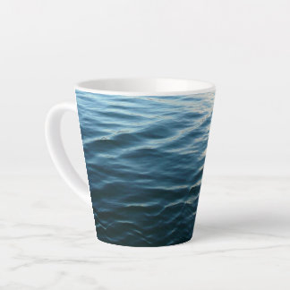 Taza De Café Latte Sombras de agua azul Resumen Fotografía de la natu