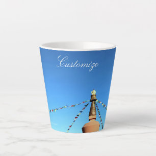 Taza De Café Latte Stupa budista con banderas de oración Thunder_Cov