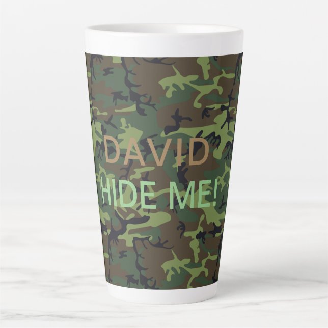 Taza De Café Latte Su nombre Camuflaje Verde Militar Escondóname Cita (Anverso)