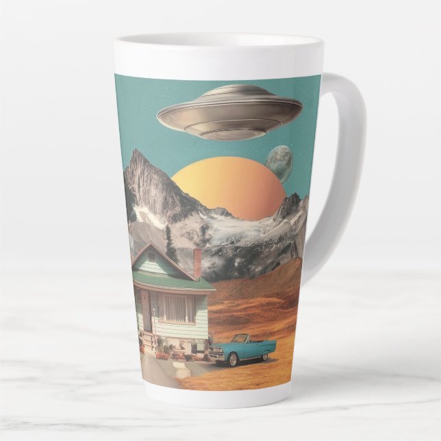 Taza De Café Latte Surreal UFO Over Rustic House (Ángulo derecho)