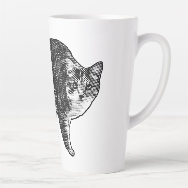 Taza De Café Latte Tabby Under Snowlight Glow (Derecha)
