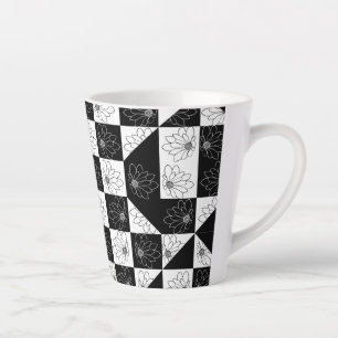 Taza De Café Latte Tablero monocromo y patrón de glamour floral