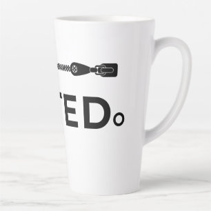Taza De Café Latte TACITurno. Taza de latte aislada en blanco y negro