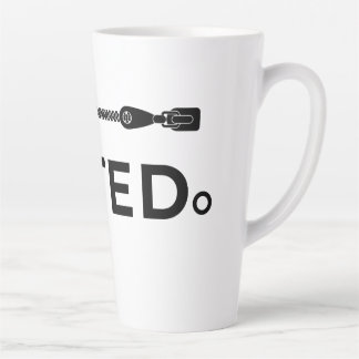 Taza De Café Latte TACITurno. Taza de latte aislada en blanco y negro