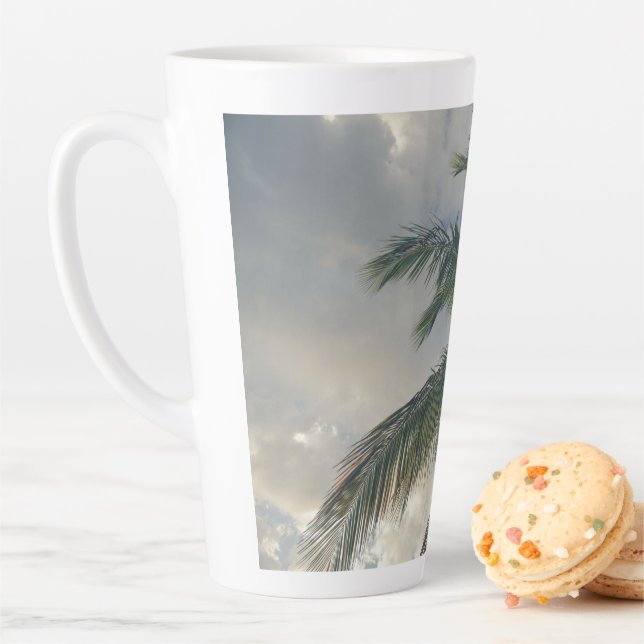 Taza De Café Latte Tall Vacation Palm Mug (In situ)