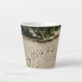 Taza De Café Latte Taza de Latte con nieve escrita «Beso»