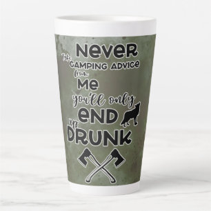 Taza De Café Latte Tema humorístico del camping ebrio