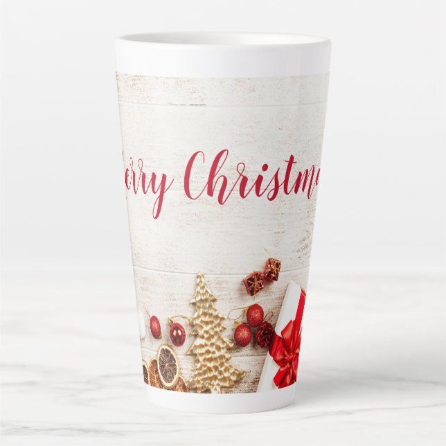 Taza De Café Latte Temas de navidades en una pizarra de madera rústic (Anverso)