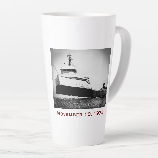 Taza De Café Latte The Edmund Fitzgerald with Crew Names (Ángulo derecho)