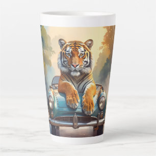 Taza De Café Latte Tigre sentado en un auto deportivo 