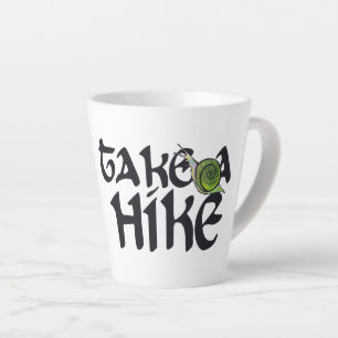 Taza De Café Latte Tome caracoles divertidos en la caminata arte de s