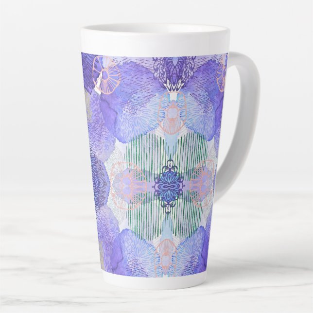 Taza De Café Latte Tonos de lavanda y flores abstractas verdes (Ángulo derecho)