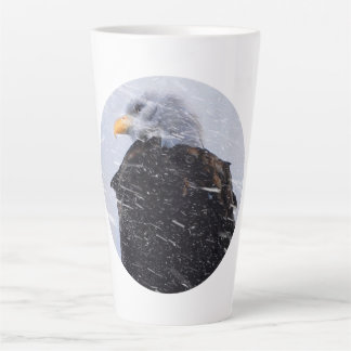 Taza De Café Latte Tormenta de invierno Bald Eagle