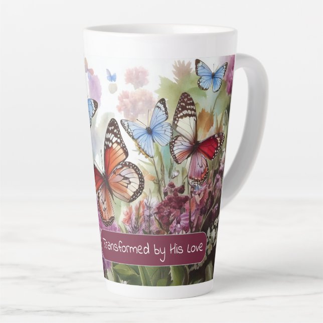 Taza De Café Latte Transformado por su amor y mariposas (Ángulo derecho)