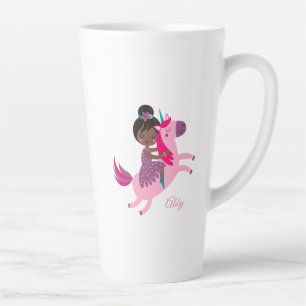 Taza De Café Latte Un Chica moreno y negro viajando en unicornio
