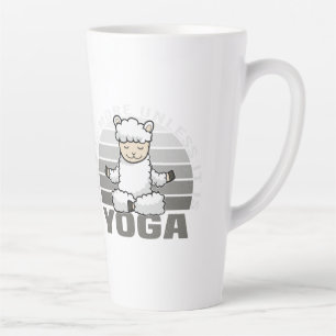 Taza De Café Latte Una llama graciosa haciendo yoga.