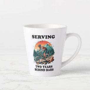 Taza De Café Latte Viajeros en bicicleta que cumplen dos años tras la