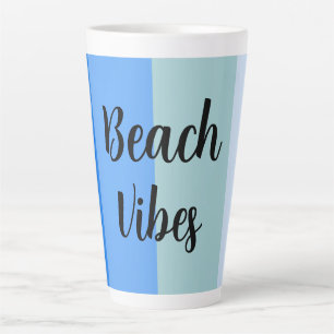 Taza De Café Latte Vibes de playa, franjas azules