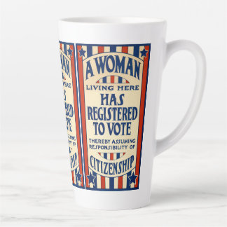 Taza De Café Latte Vintage Patriótico, Una Mujer está Registrada para