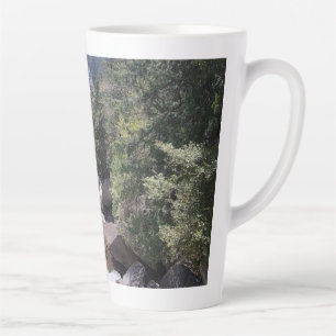Taza De Café Latte Vista descendente de Vernal Falls