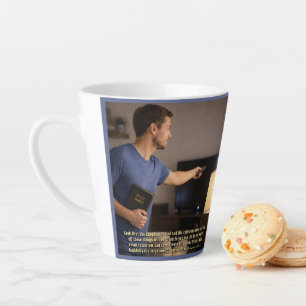 Taza De Café Latte Vivir fielmente es suficiente
