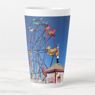 Taza De Café Latte Zona de diversión de Balboa, Newport Beach, Califo
