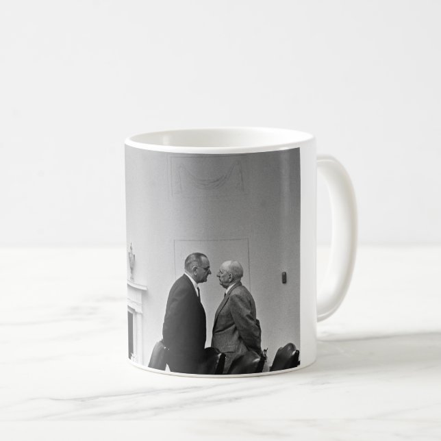 Taza De Café LBJ que da el tratamiento (Anverso derecho)
