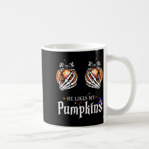 Taza De Café Le Gustan Mis Calabazas Mano De Esqueleto Pareja D