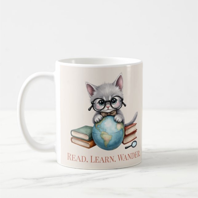 Taza De Café "Lean. Aprende. Wander". Gato de librería (Izquierda)