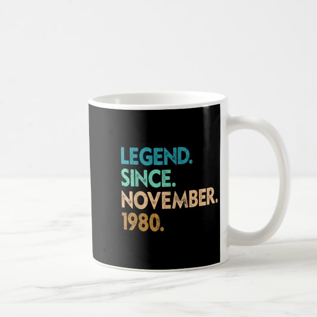 Taza De Café Legend Since November 1980 Apparel  (Derecha)