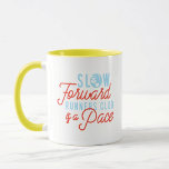 Taza De Café Lento corredores Club Funny Cita Azul Naranja Text<br><div class="desc">Esta taza blanca de café es perfecta para todos los corredores que aprecian un ritmo más lento mientras siguen avanzando en su viaje de fitness,  paso a paso. Esta colección le recuerda que debe abrazar su propio ritmo y añade un toque de humor e inspiración a su rutina diaria.</div>