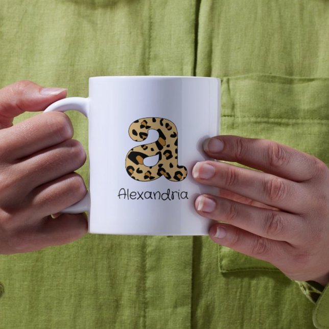 Taza De Café Leopard Imprimir inicial a minúscula y nombre (Subido por el creador)
