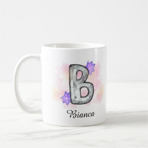 Taza De Café Letra acuarela B con flores moradas