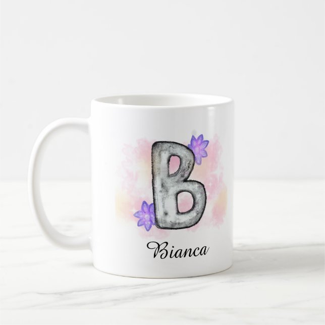 Taza De Café Letra acuarela B con flores moradas (Izquierda)