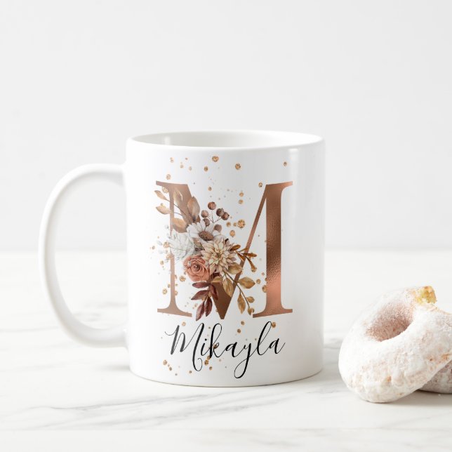 Taza De Café Letra cópica floral M Monograma café Mug (Con donut)