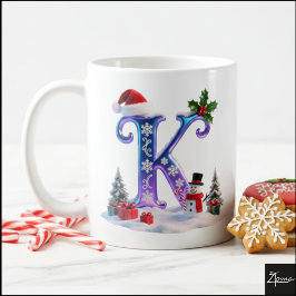 Taza De Café Letra de Navidad iridiscente K con muñeco de nieve