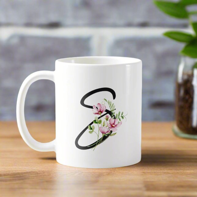 Taza De Café Letra elegante caligrafía negra floral "S" (Subido por el creador)