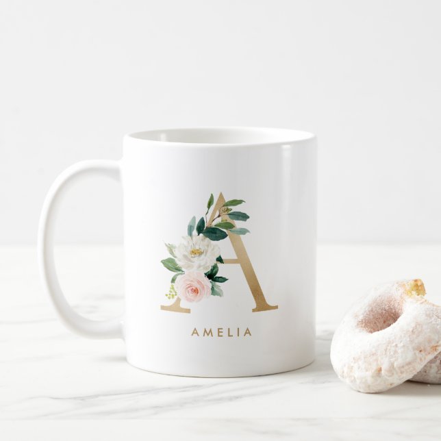 Taza De Café Letra floral peonesa pastel monograma a Relieve me (Con donut)