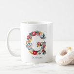 Taza De Café Letra G | Letra floral sinmusical monograma I mug<br><div class="desc">Whimsical,  festivo y elegante tazón de letras florales con flores en follaje en rojo,  verde,  dorado y gris. Hay otros colores y letras disponibles.</div>