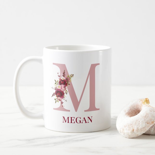 Taza De Café Letra M Burgundy Rubor Floral (Con donut)