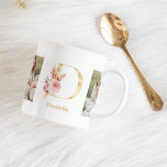 Taza De Café Letra moderna de flor dorada D | Dos monografías f<br><div class="desc">Letra moderna de flor dorada D | Dos monografías fotográficas</div>