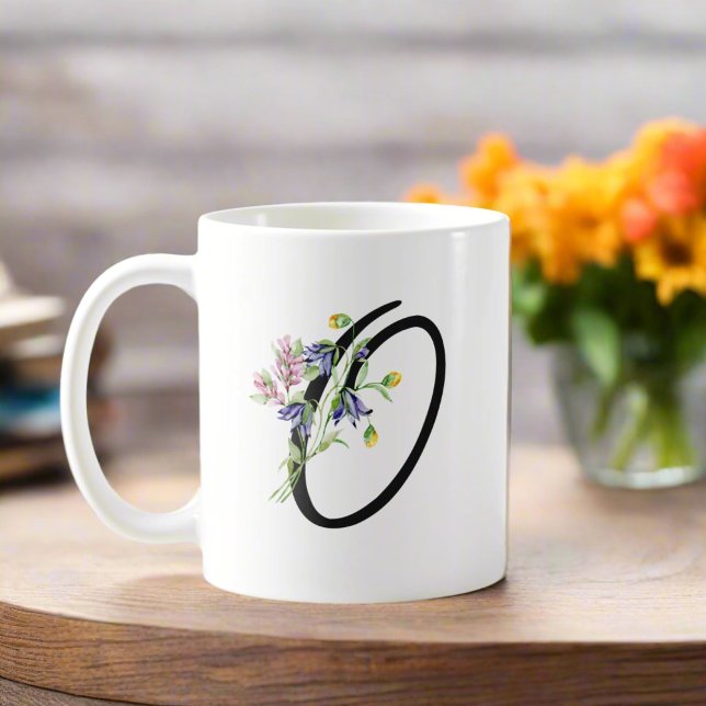 Taza De Café Letra moderna manuscrita "O" Flores silvestres (Subido por el creador)