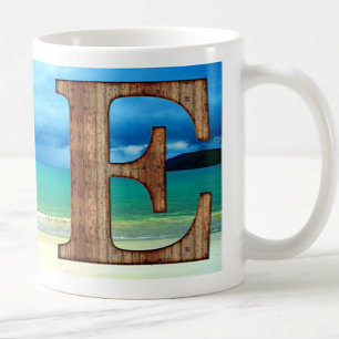 Taza De Café Letra monograma inicial de madera E escena oceánic