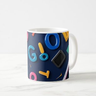 Taza De Café Letras de plástico dispuestas artísticamente sobre