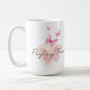 Taza de café libre que vuela
