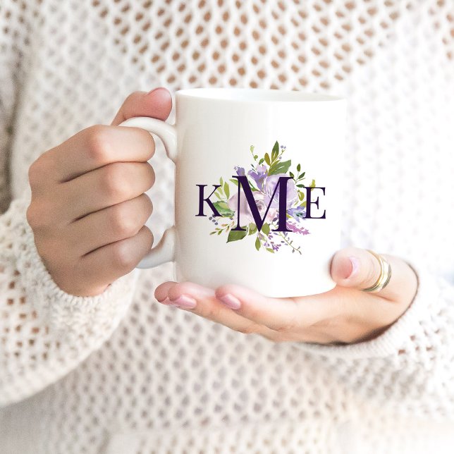 Taza De Café Lilac Floral Monogramado (Subido por el creador)
