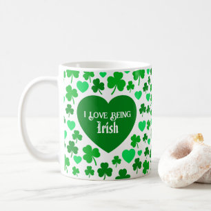 Taza De Café Lindo Me encanta ser corazones irlandeses y trébol
