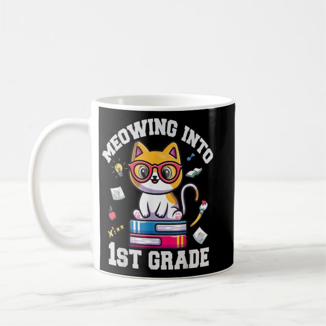 Taza De Café Llegar a ser gracioso de primer grado para volver  (Izquierda)