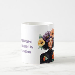 Taza De Café Llevaba flores en su cabello mujer negra